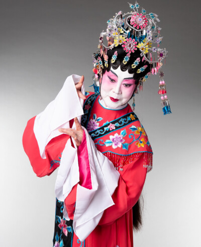 mngate-opera-5mar-wwong1768