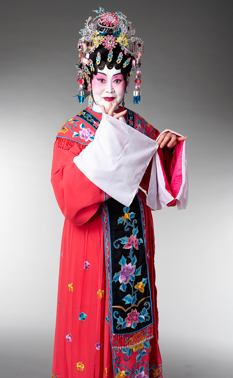 mngate-opera-5mar-wwong1778