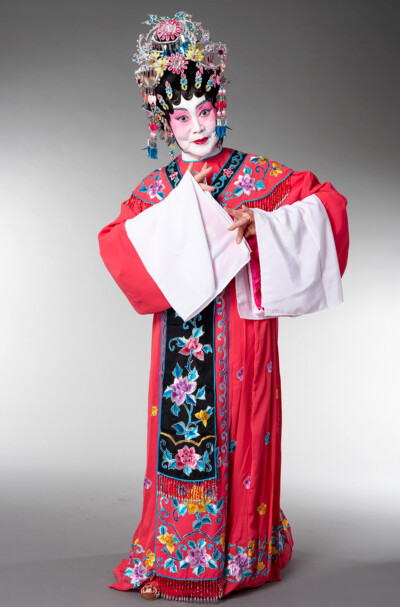 mngate-opera-5mar-wwong1783