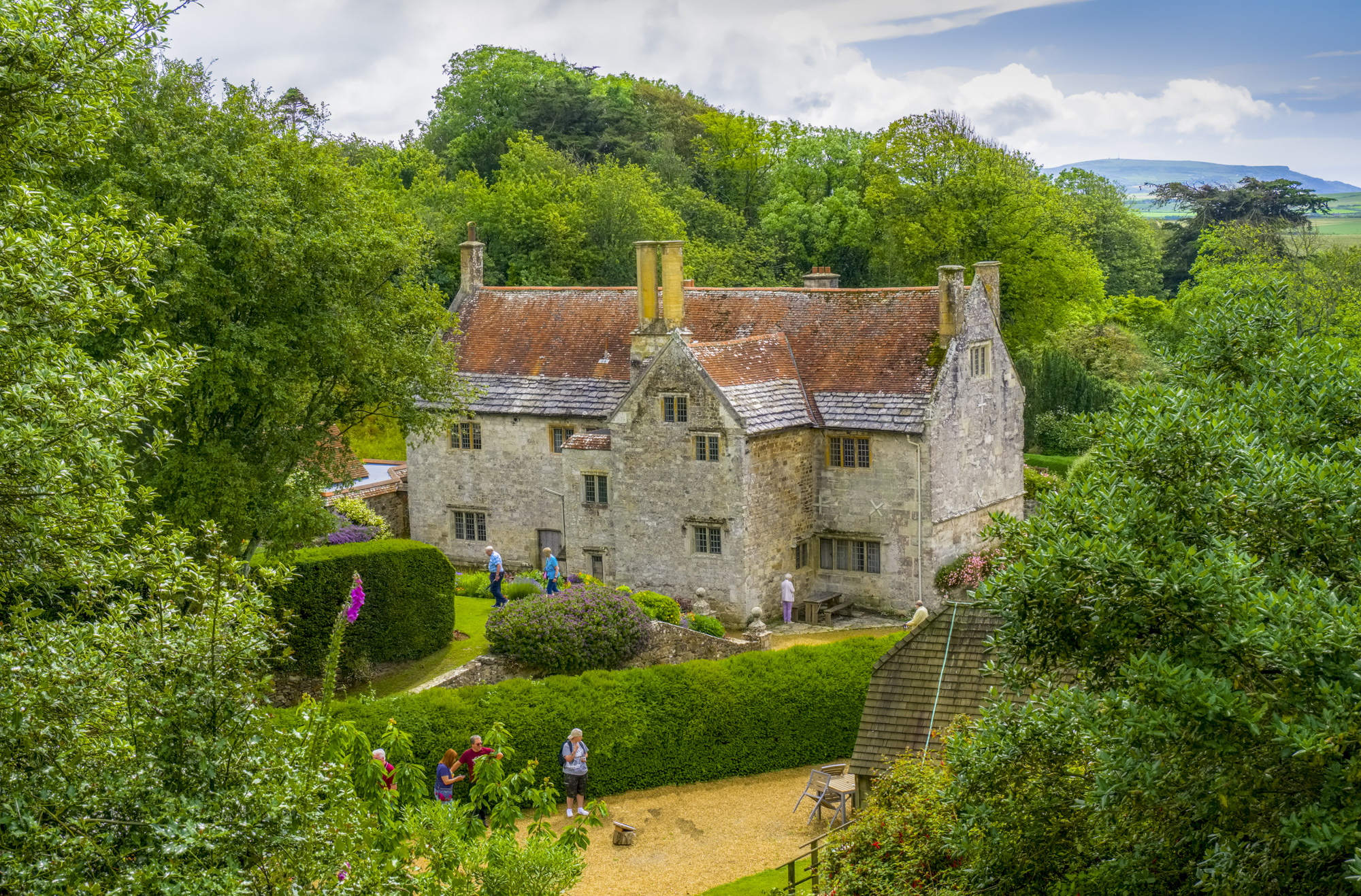 nt-mottistone-manor-gardens-2