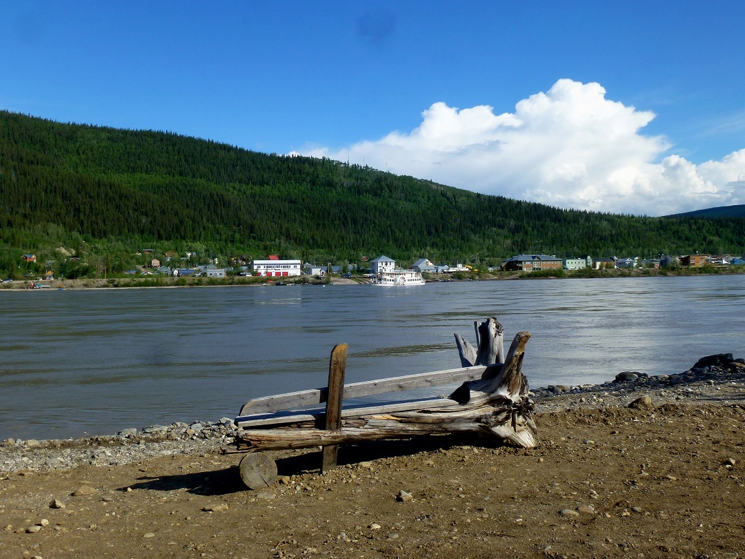 looking-towads-dawson-city-from-the-other-side-of-the-yukon-river