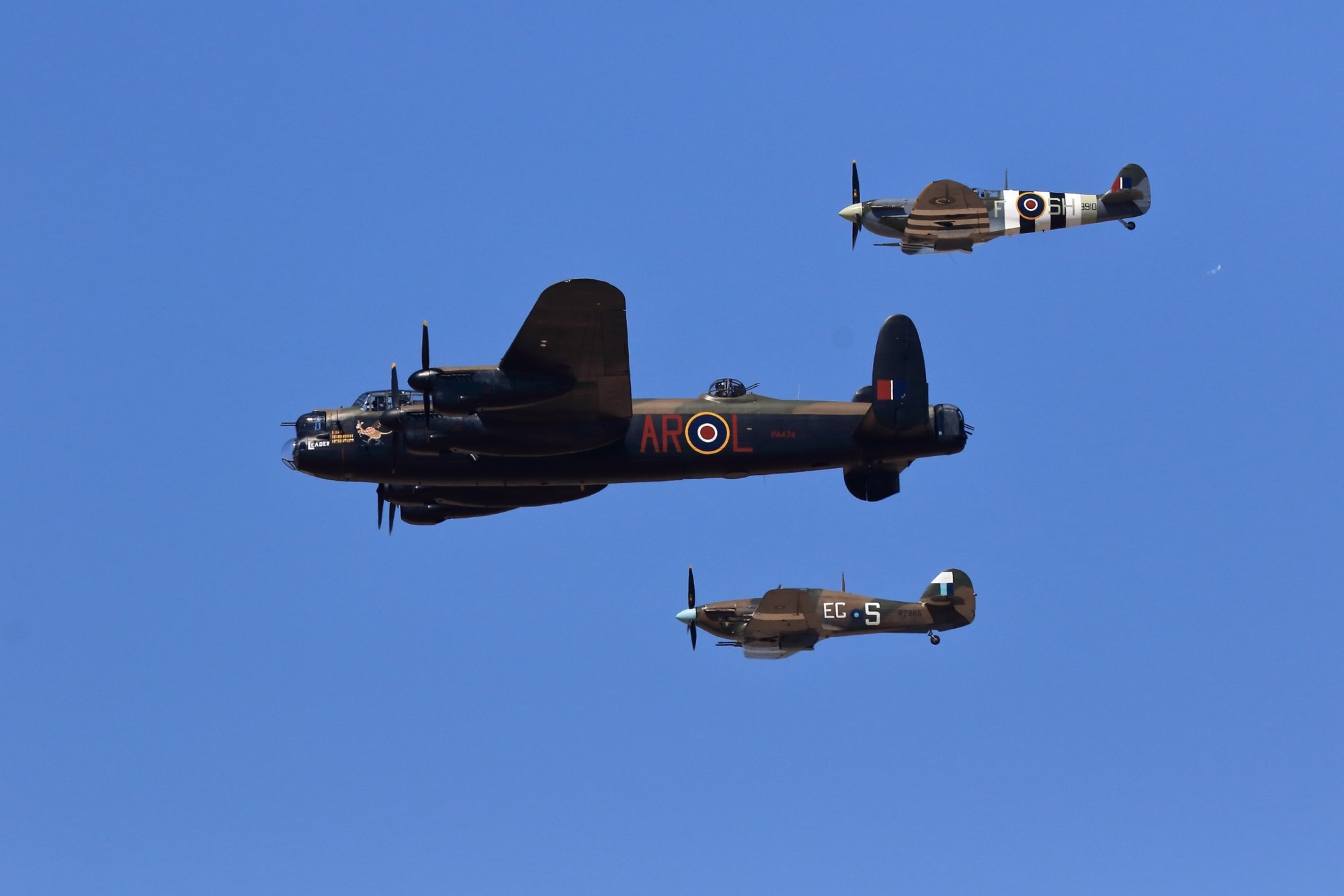 lancaster-bonber-spitfire-hurricane-fighters