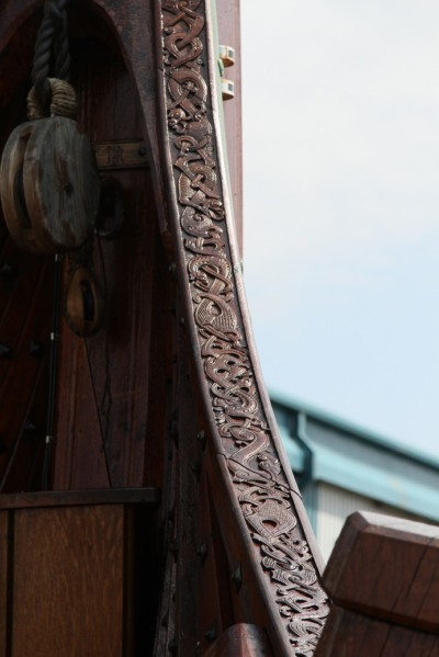 stern-wood-carvings