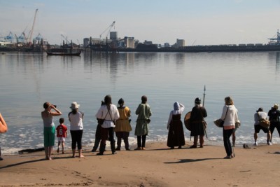 the-long-boat-was-greeted-by-fellow-vikings-from-wallasea