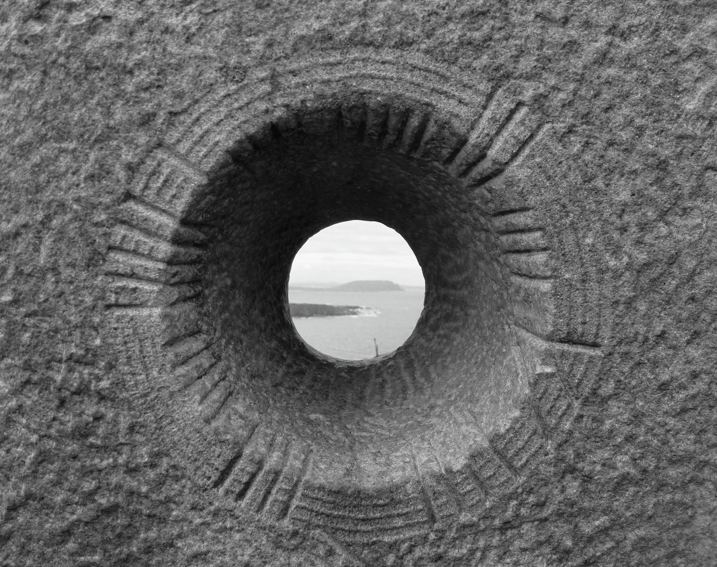 spy-hole-over-the-atlantic-ocean-west-coast-of-ireland