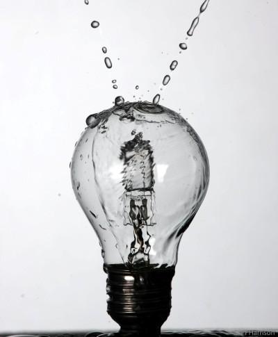 water-drops-on-lamp-2