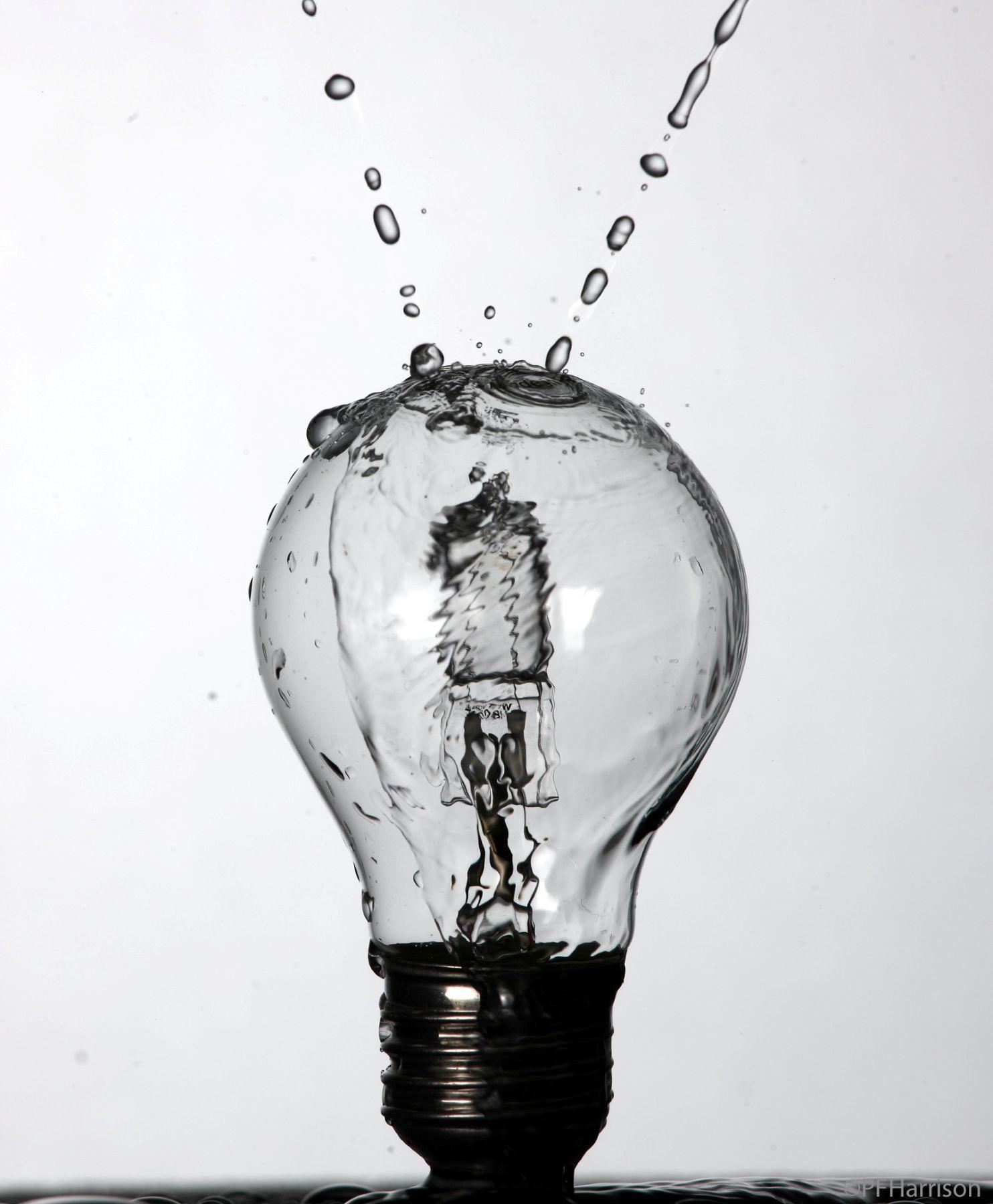 water-drops-on-lamp-2