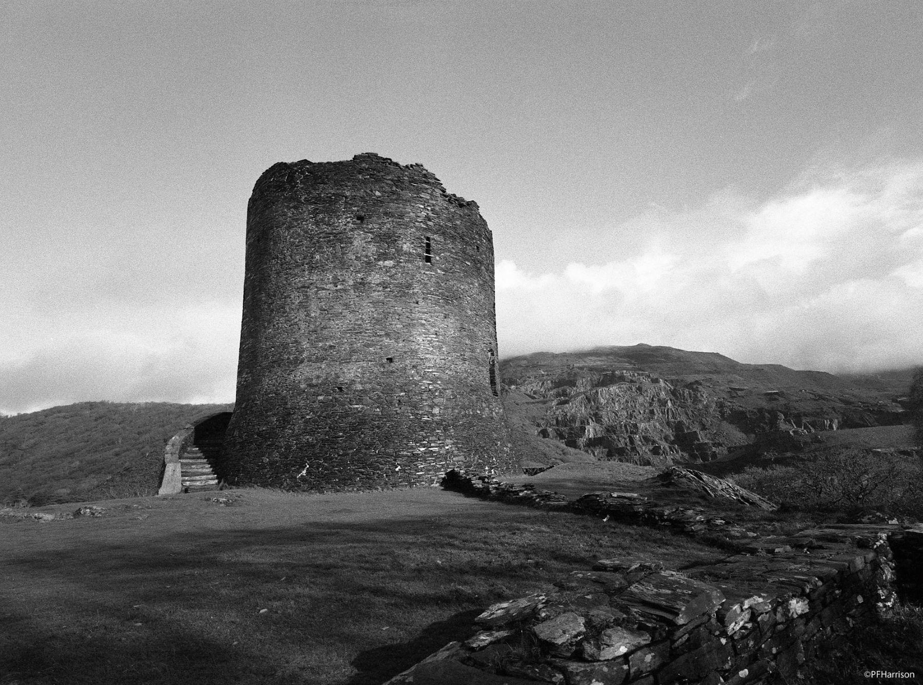 dolbadarn-castle-and-dinorwig-quarry